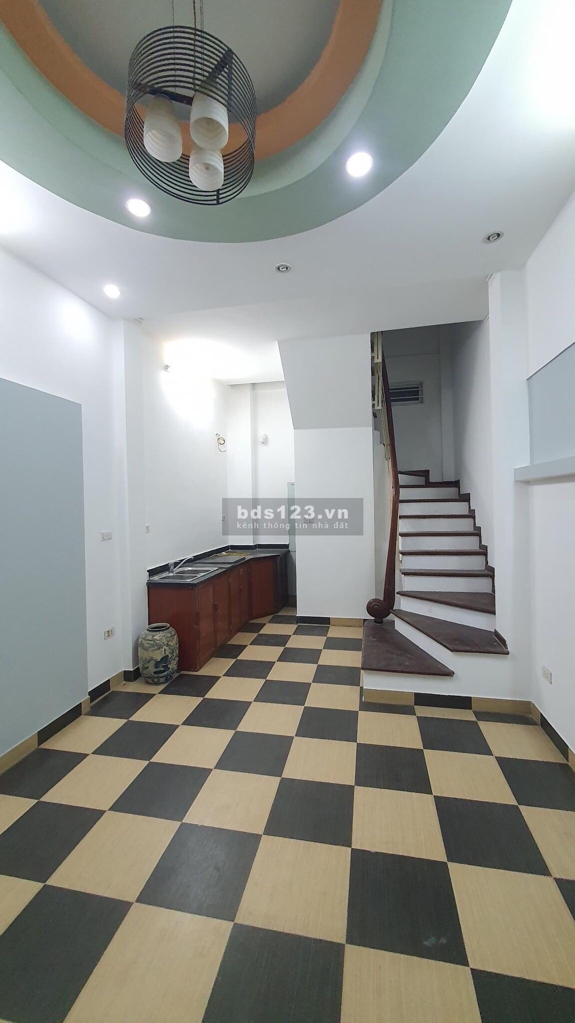 Bán Nhà Hồ Tùng Mậu Ô tô đỗ cổng diện tích 28m2, giá bán chỉ 2.75 tỷ