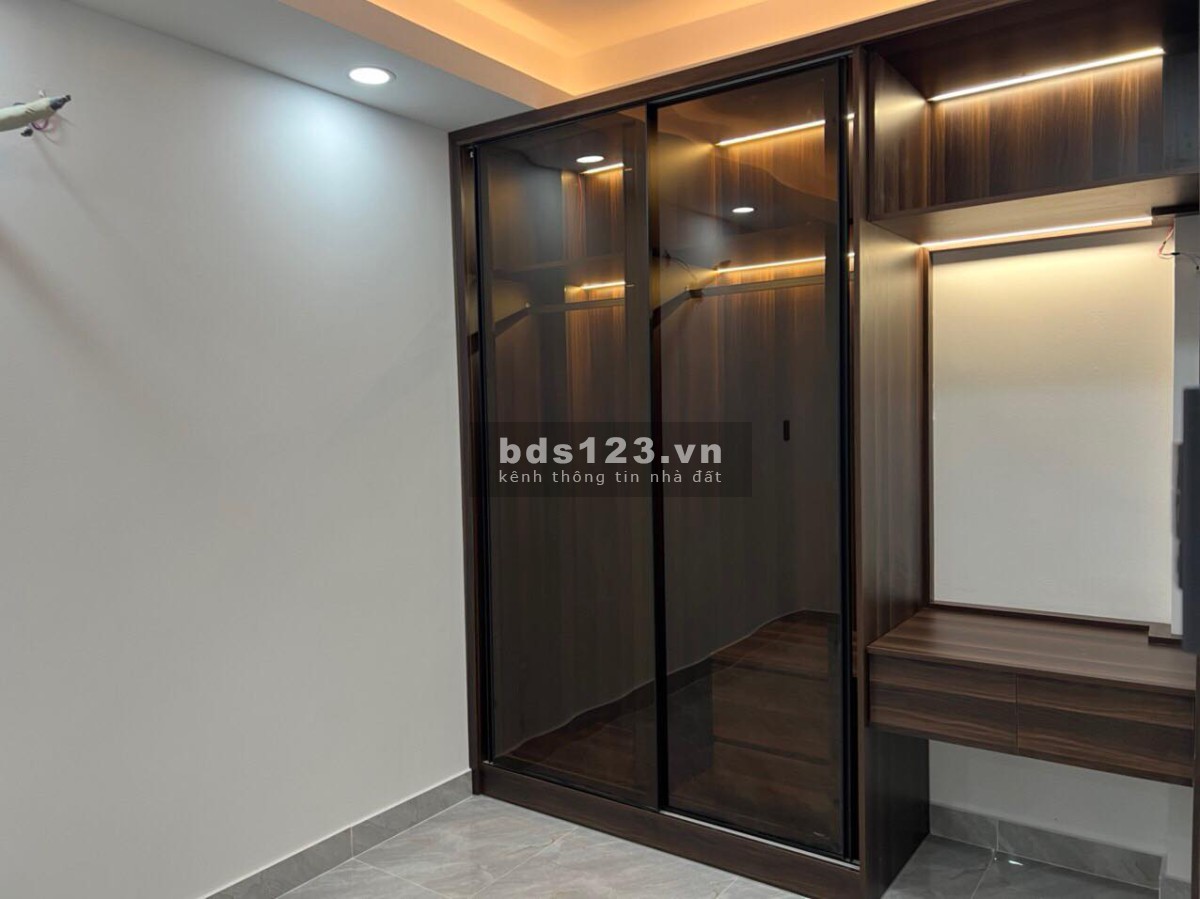 Bán nhà: Hoàng Hoa Thám P5 Quận Phú Nhuận giá 8.1tỷ tiện ích đủ