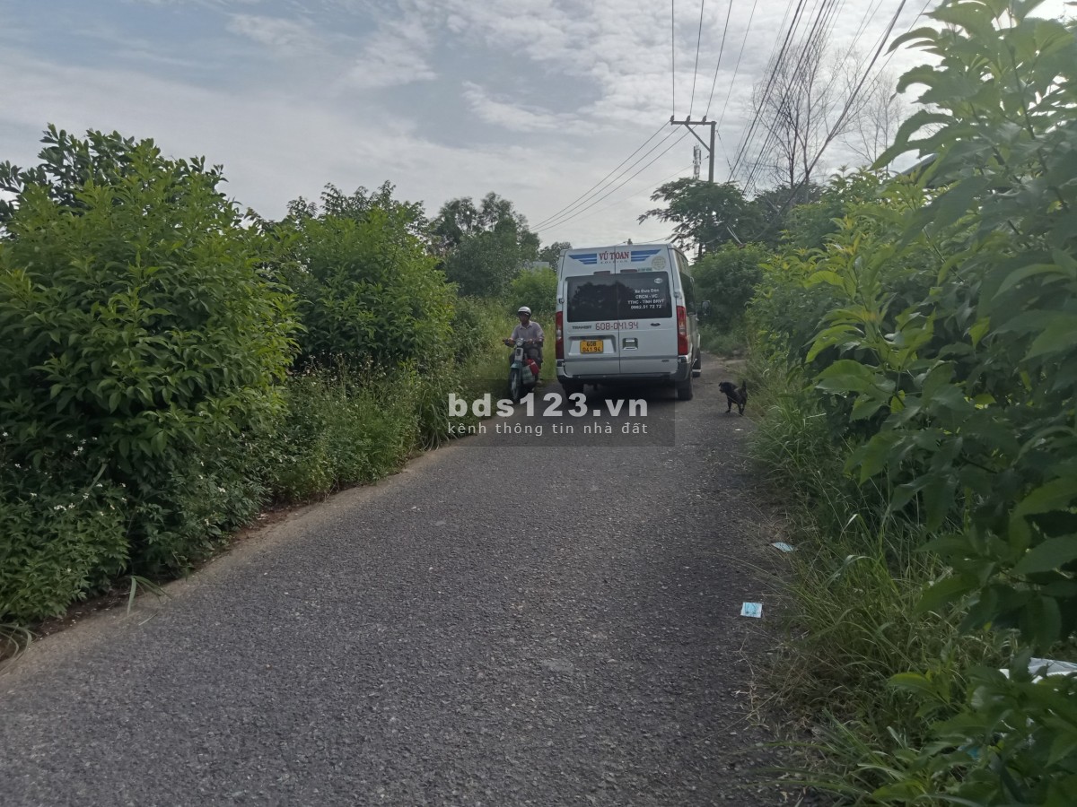Bán gấp đất khu vực Nhơn Trạch, nằm trong khu dân cư đông đúc