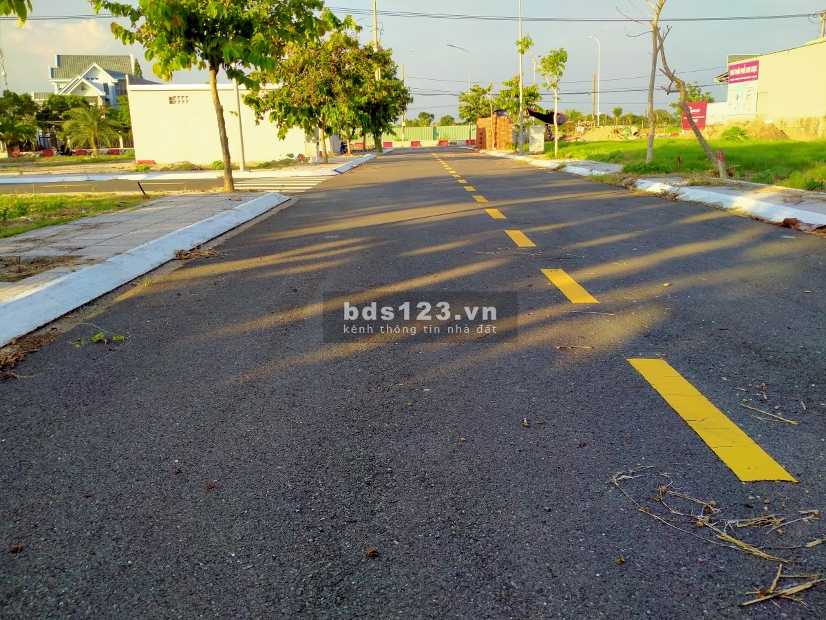 Cần tiền bán gấp lô đất thị trấn Long Điền, ngay tỉnh lộ 44A giá ngộp 15 triệu/m2