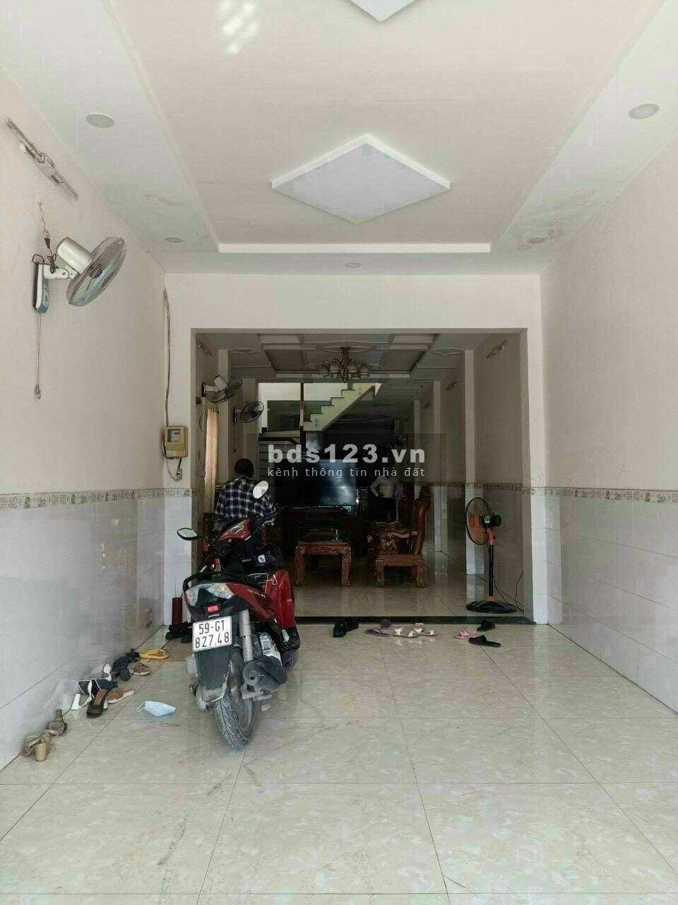 Nhà cấp 4 ngay Bà Triệu, tt Hóc Môn diện tích sử dụng 92m2 sổ hồng riêng giá 1ty