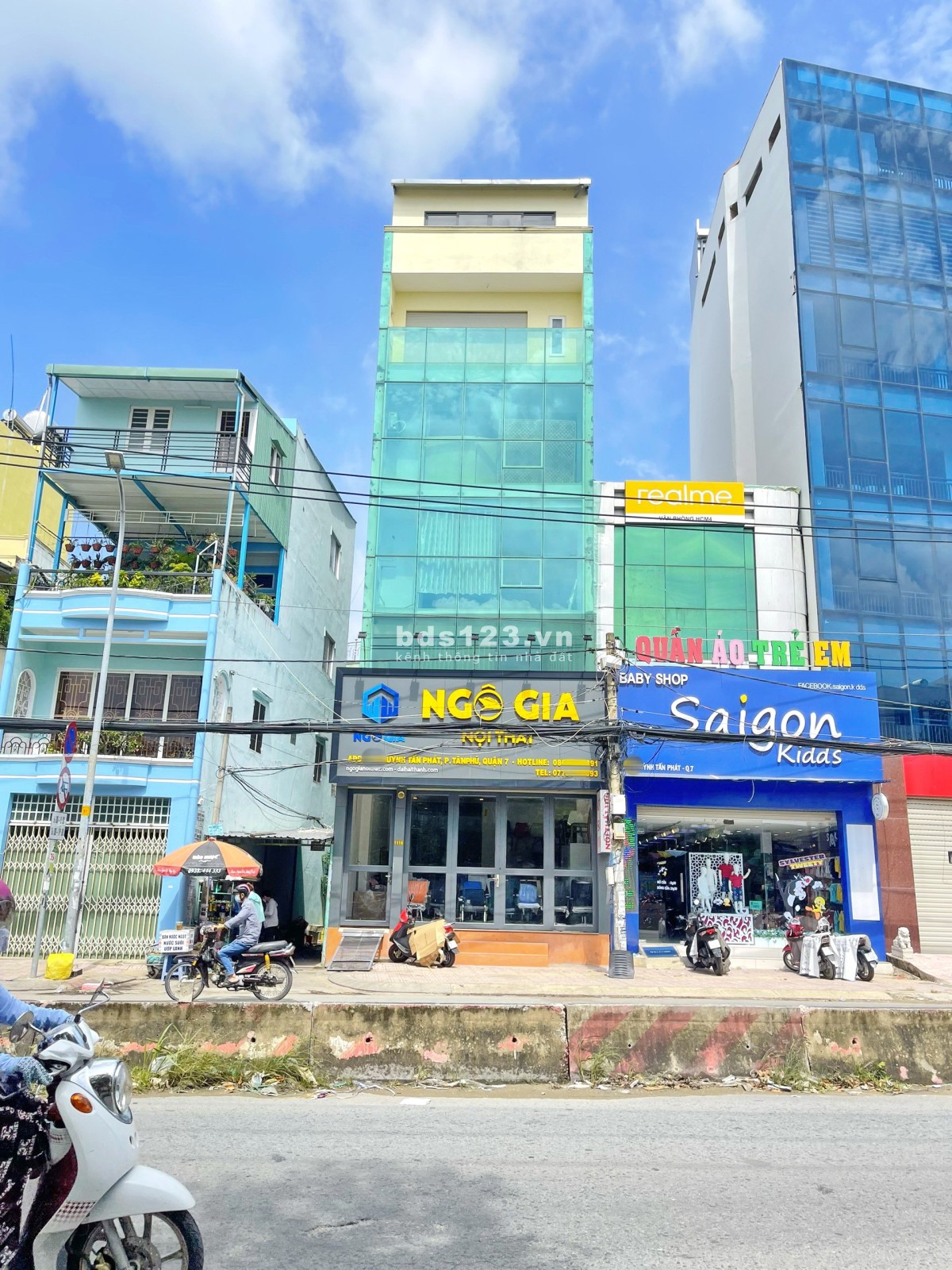 Cần bán nhà phố 5 lầu MT Huỳnh Tấn Phát, P. TP. Quận 7 kinh doanh đỉnh