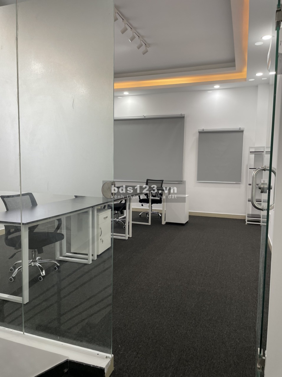 Văn phòng full nội thất, đầy đủ tiện nghi đường lớn, liên hệ 0906721800