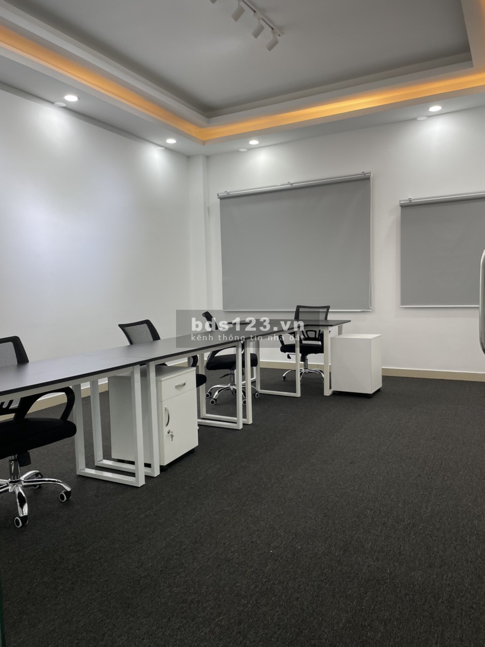 Văn phòng full nội thất, đầy đủ tiện nghi đường lớn, liên hệ 0906721800