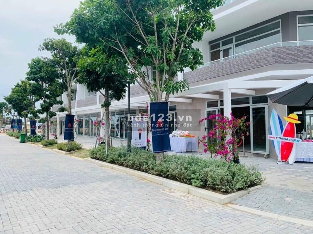 Bán nhà phố thương mại 2 mặt tiền biển giá từ 700 triệu, giá 1.5 tỷ