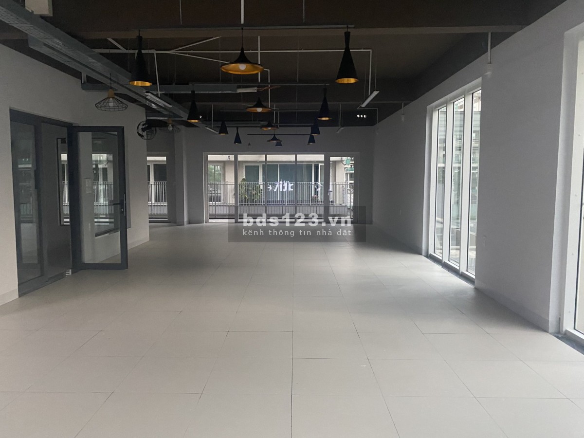 Cho thuê CẶP Shophouse căn góc Saritown đã hoàn thiện máy lạnh âm trần, thang máy. Giá 13,500$