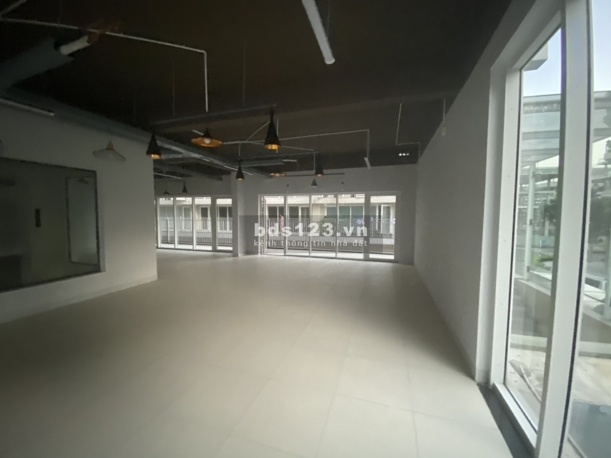Cho thuê CẶP Shophouse căn góc Saritown đã hoàn thiện máy lạnh âm trần, thang máy. Giá 13,500$