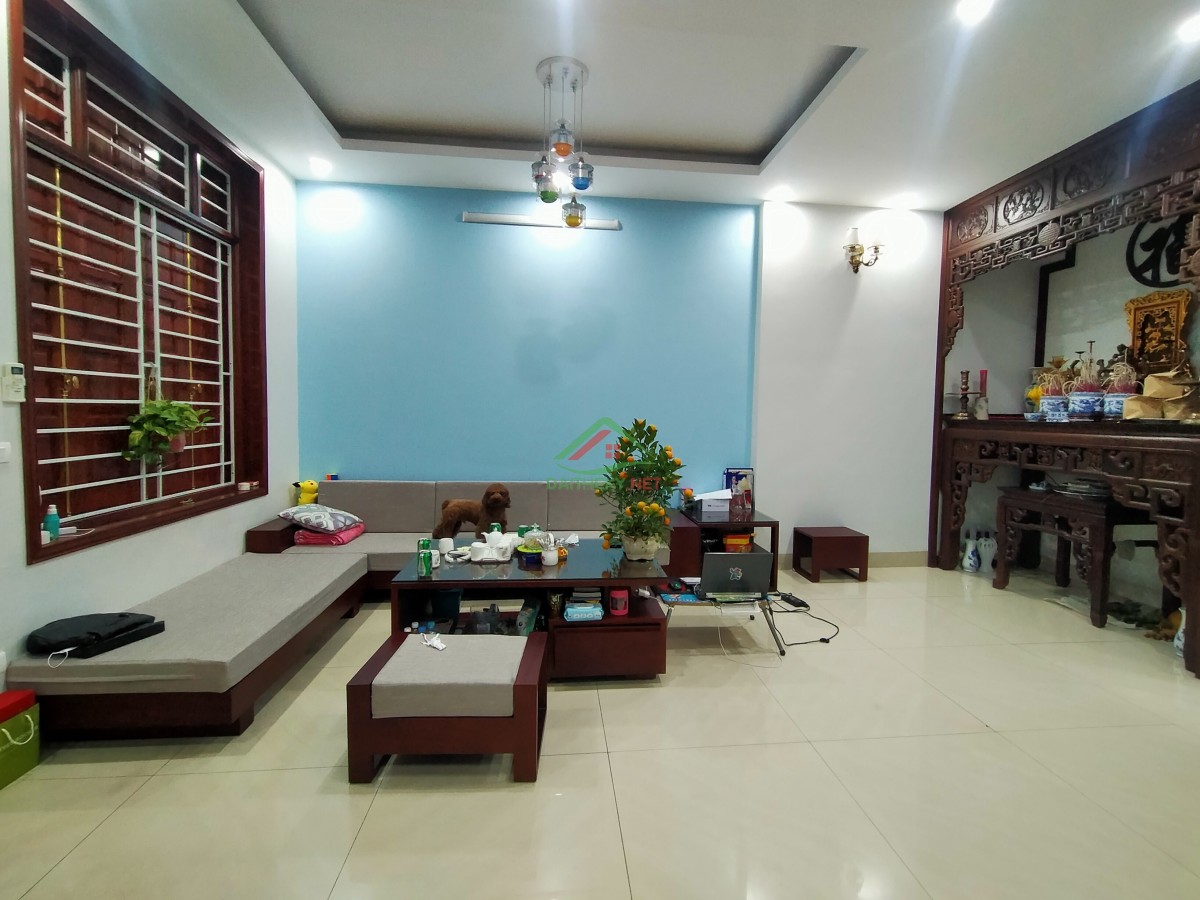 Bán nhà vị trí đắc địa mặt phố Hoa Lâm kinh doanh sầm uất, DT 100m2, MT 6 m.