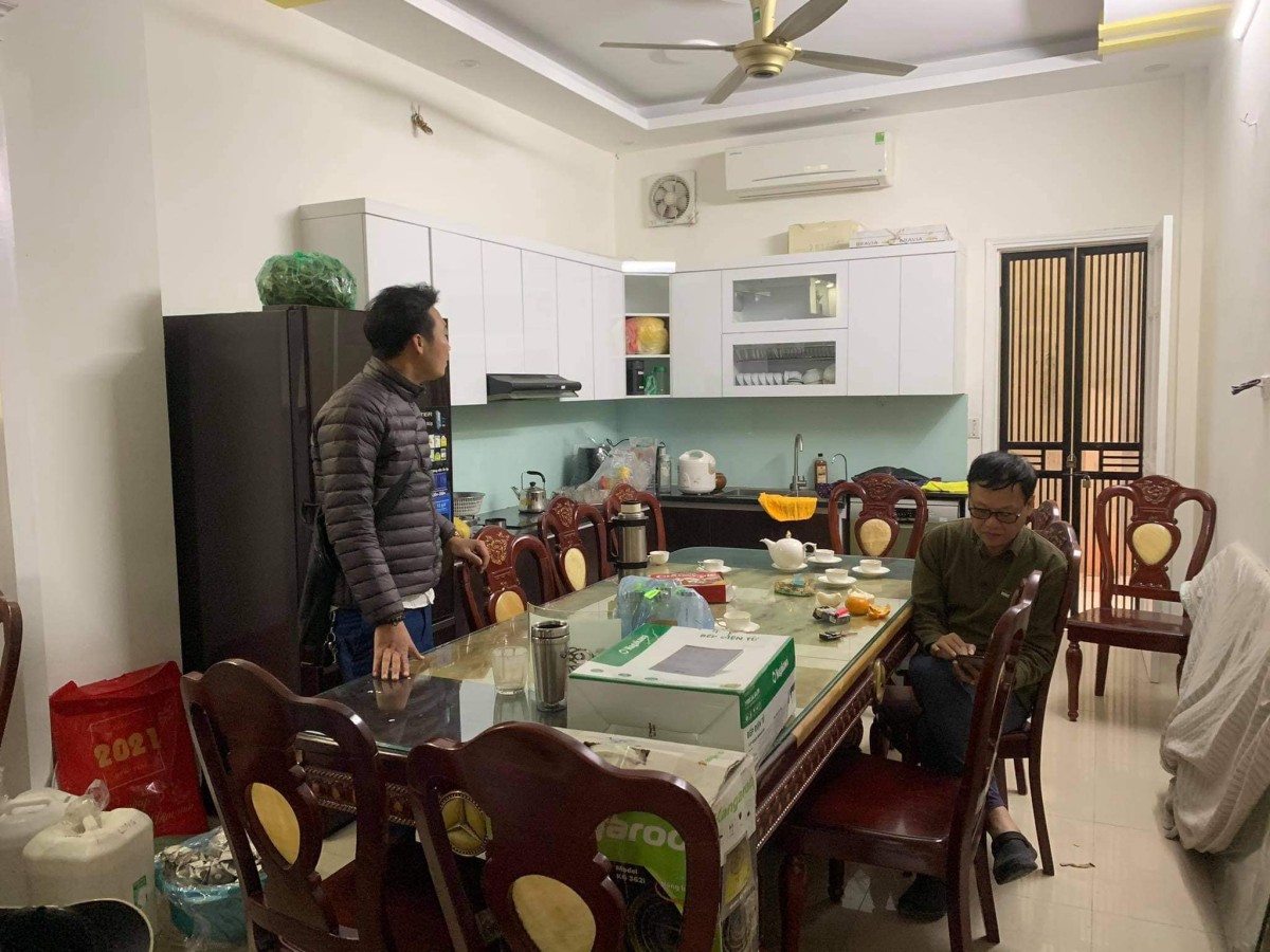 Bán nhà ngay ngã tư Sở tiện ích đầy đủ nhà mặt phố giá ưu tiên, khu an ninh
