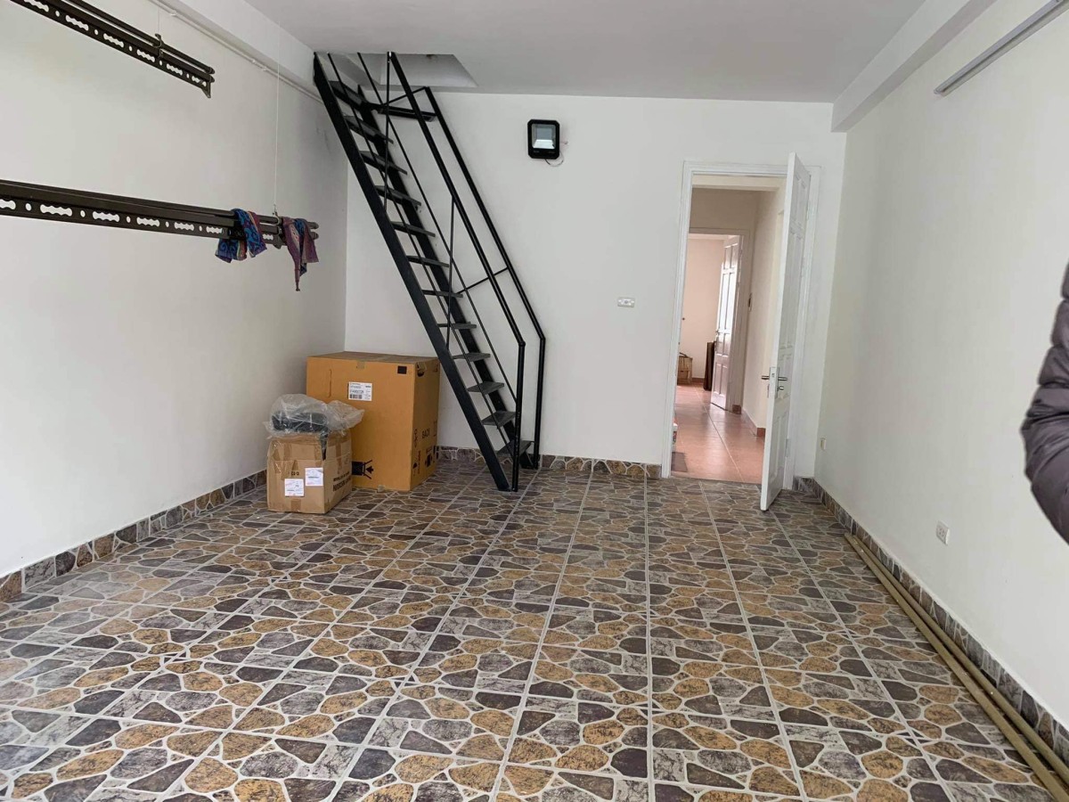 Bán nhà ngay ngã tư Sở tiện ích đầy đủ nhà mặt phố giá ưu tiên, khu an ninh