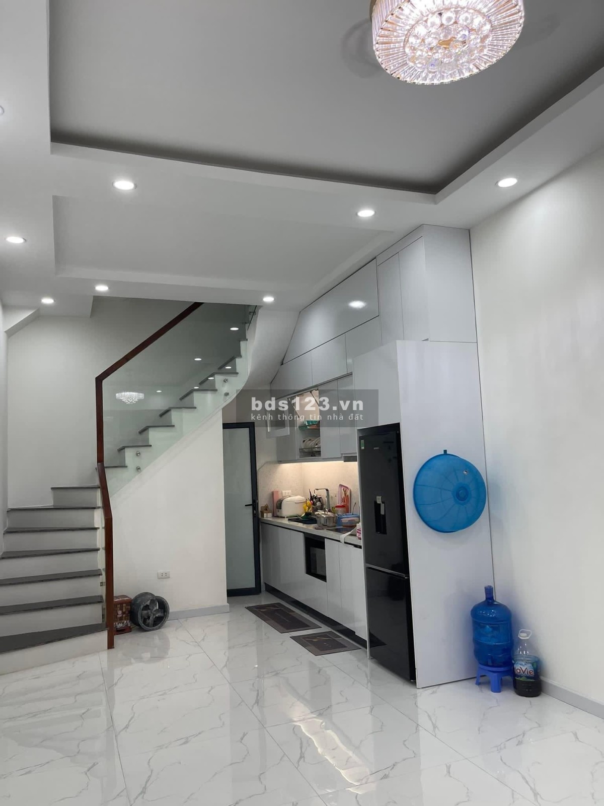 Bán gấp nhà 4 tầng lô góc phố Xã Đàn đầy đủ nội thất hiện đại giá 4,38 tỷ đồng