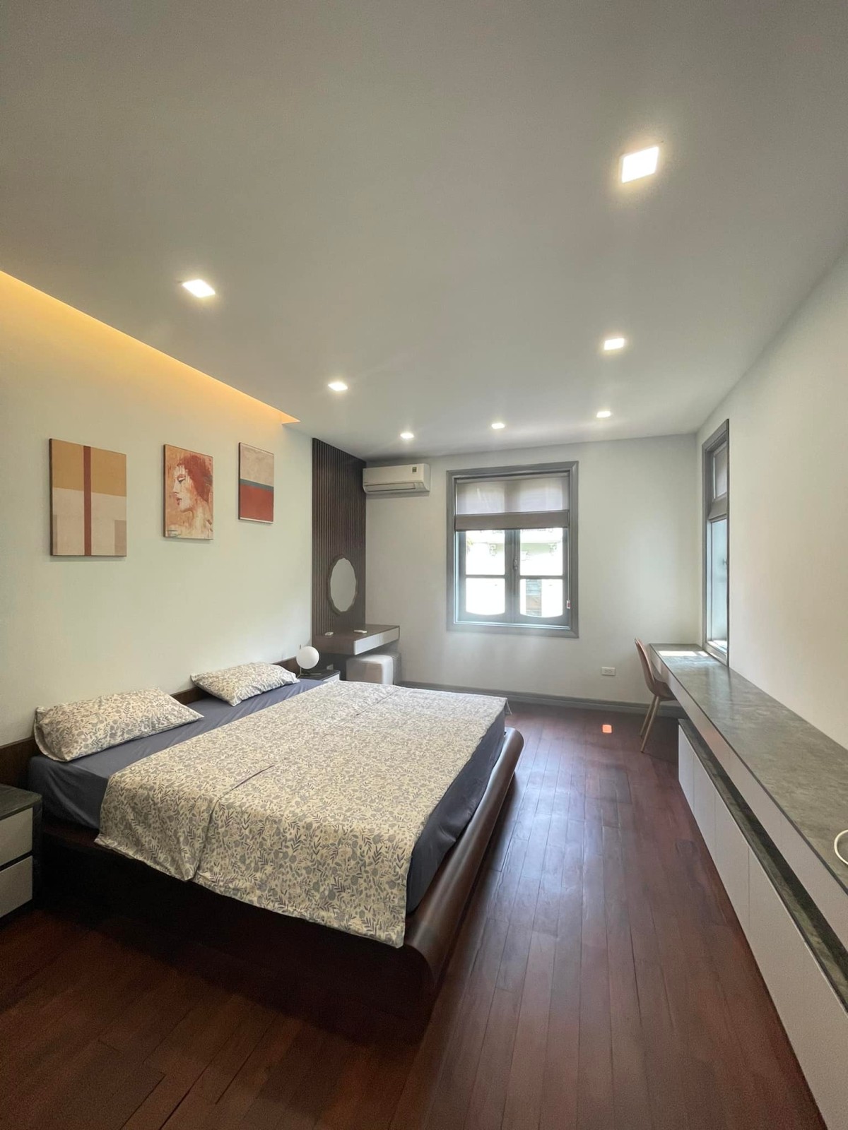 Bán nhà Tô Ngọc Vân Quận Tây Hồ. Dt 120m2, Mt 8m, 5 tầng giá nhỉnh 36 tỷ