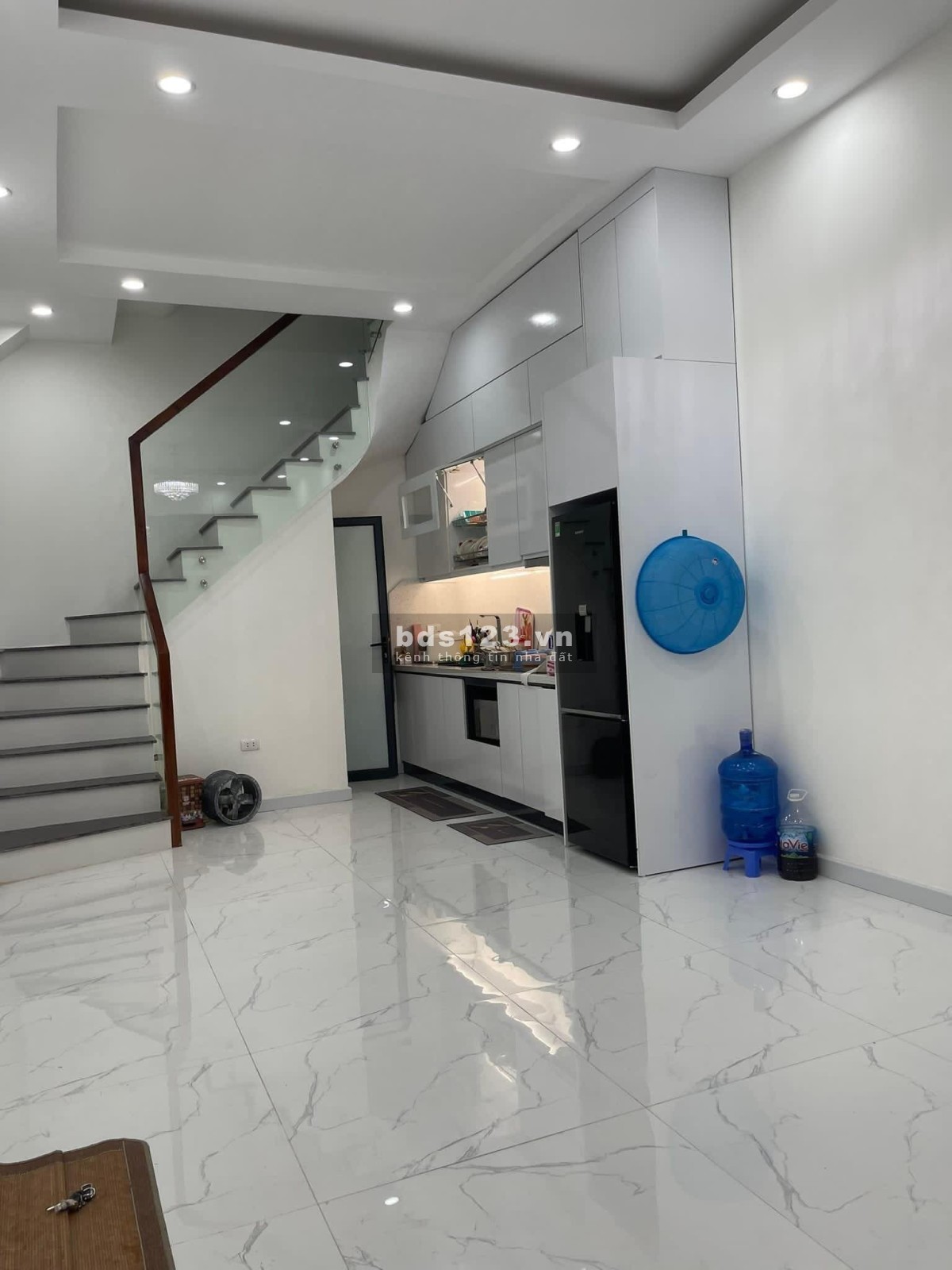 Bán gấp nhà 4 tầng lô góc phố Xã Đàn đầy đủ nội thất hiện đại giá 4,38 tỷ đồng