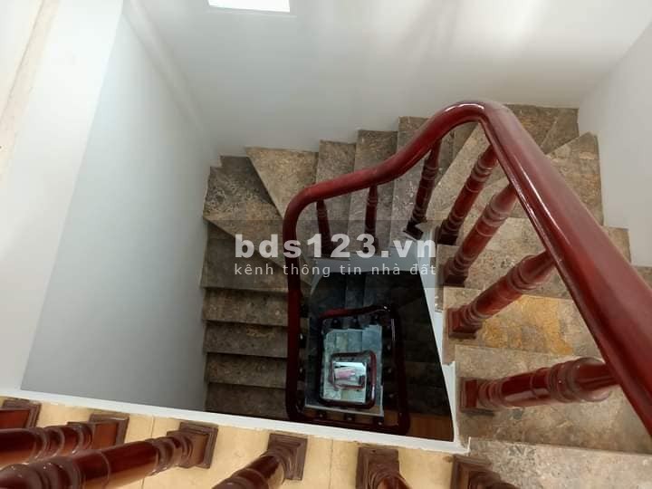 Bán nhà phố Lĩnh Nam, Hoàng Mai 24m x 4 tầng, mặt tiền 3.6m, giá 2.75 tỷ