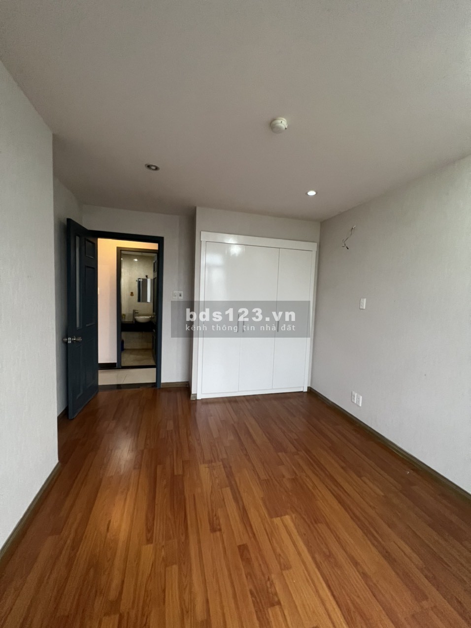 Tôi cần bán nhanh căn hộ Samland Giai Việt Q8, diện tích 150m2 SHR