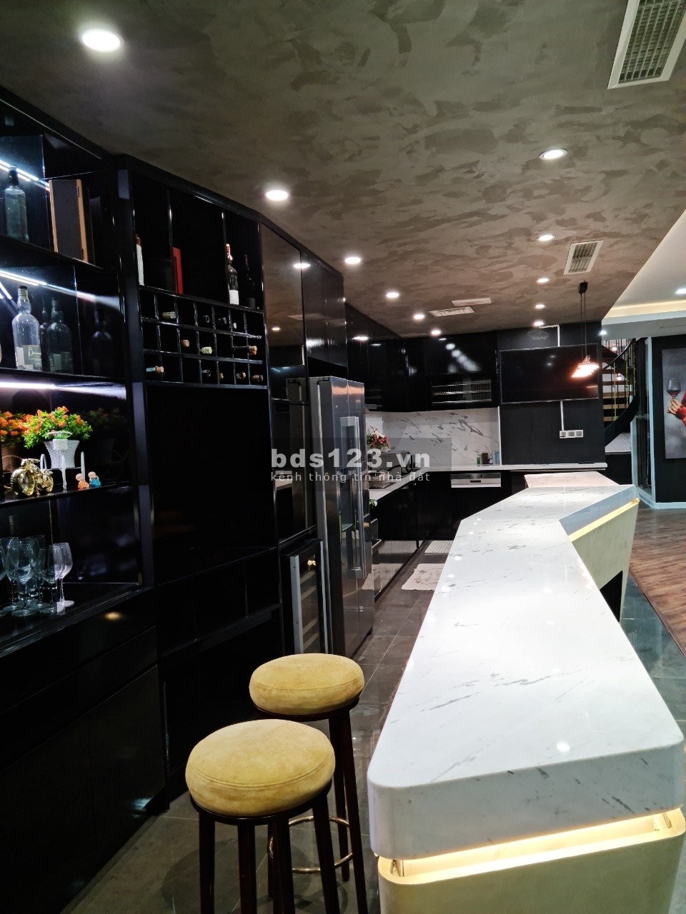 Cho thuê hoặc bán căn hộ Millenium Masteri Quận 4 Penthouse tháp A, Lầu 32, giá 30 tỷ