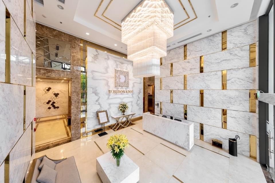 Chính chủ cần bán căn góc 4 phòng ngủ dt 159m2 tầng đẹp view trọn mặt hồ Tây, toà D'El Dorado
