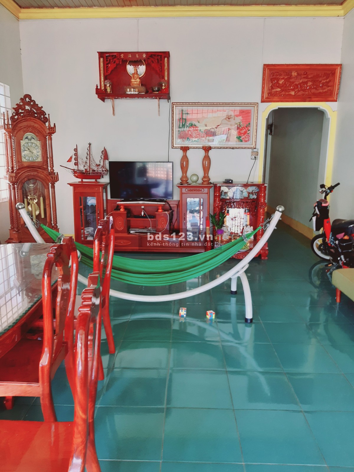 Cần bán gấp nhà đất ở TX Bình Long nằm trong khu dân cư đông