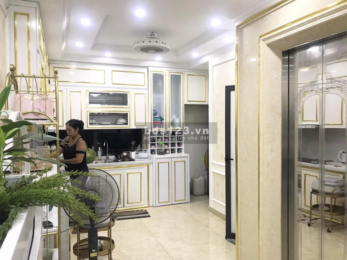 Bán nhà phố Phùng Chí Kiên KD đỉnh, 7 tầng có thang máy, MT 4,2m giá chỉ 11,6 tỷ