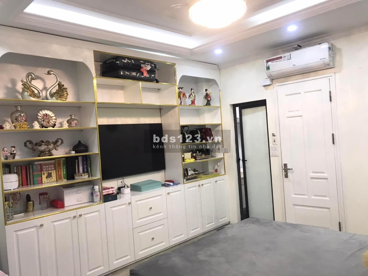 Bán nhà phố Phùng Chí Kiên KD đỉnh, 7 tầng có thang máy, MT 4,2m giá chỉ 11,6 tỷ