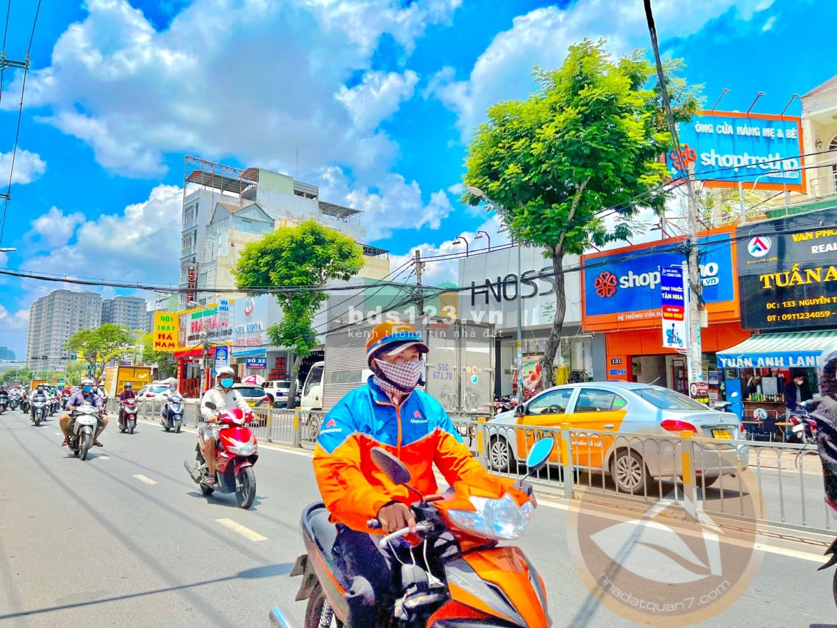 Bán nhà phố Mặt Tiền Kinh Doanh Nguyễn Thị Thập, Quận 7 vị trí đẹp