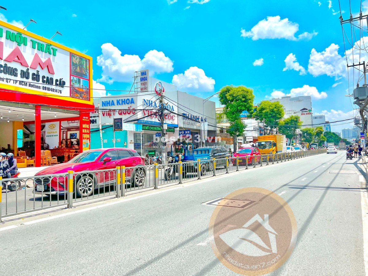 Bán nhà phố Mặt Tiền Kinh Doanh Nguyễn Thị Thập, Quận 7 vị trí đẹp