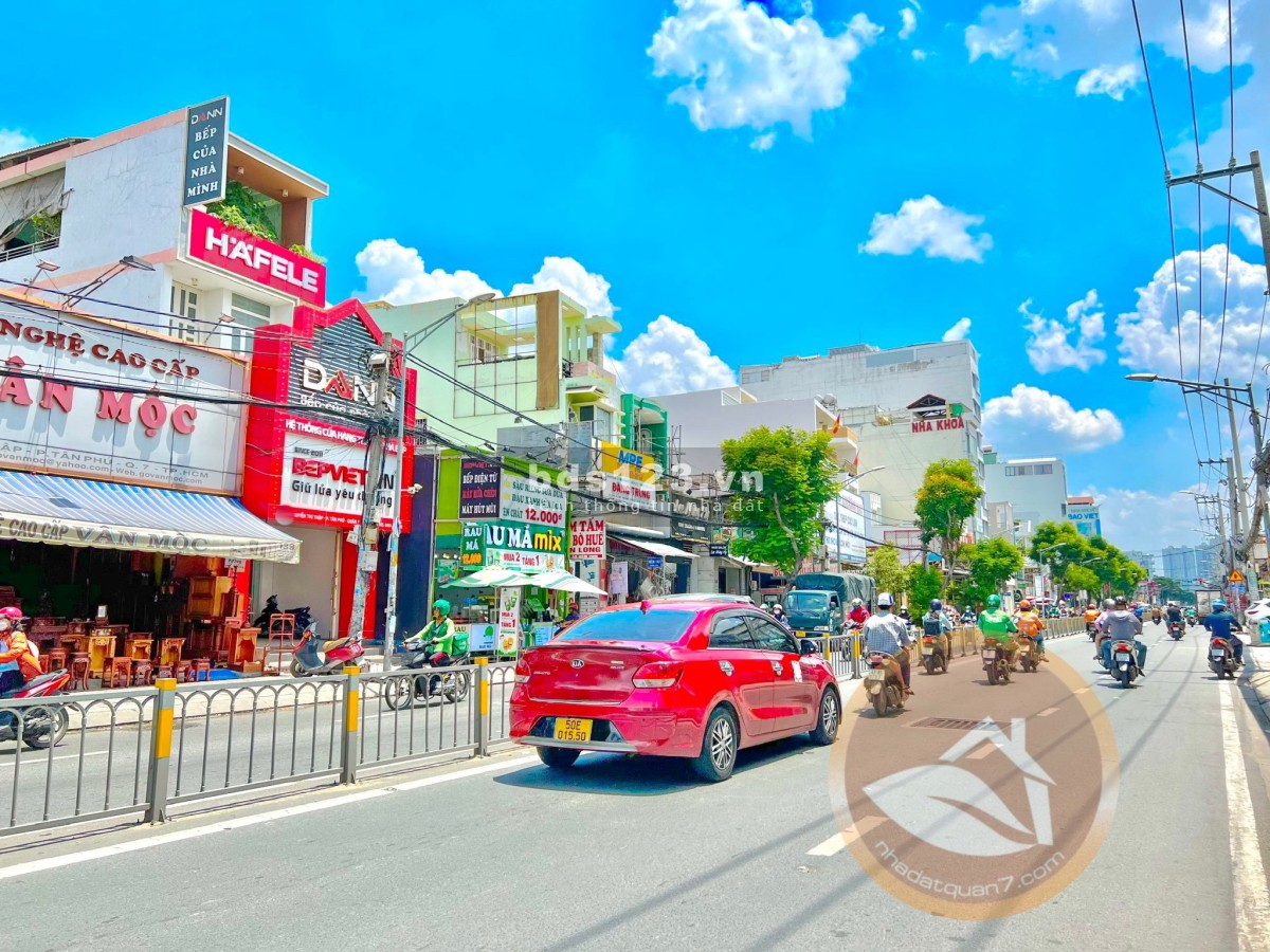 Bán nhà phố Mặt Tiền Kinh Doanh Nguyễn Thị Thập, Quận 7 vị trí đẹp