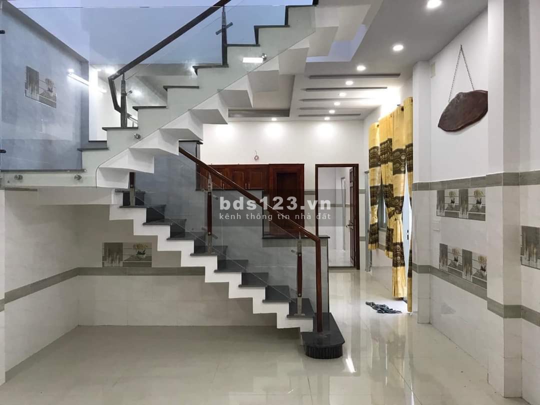 Bán nhà riêng đường Đoàn Nguyễn Tuấn, Hưng Long, Bình Chánh DT 100m² x 1 lầu