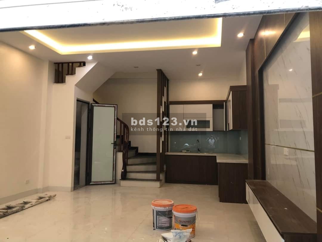 Còn đúng 1 căn 40m2 4 tầng đường Láng Mặt Tiền Khủng trung tâm Quận Đống Đa, giá chỉ 4.75 tỷ