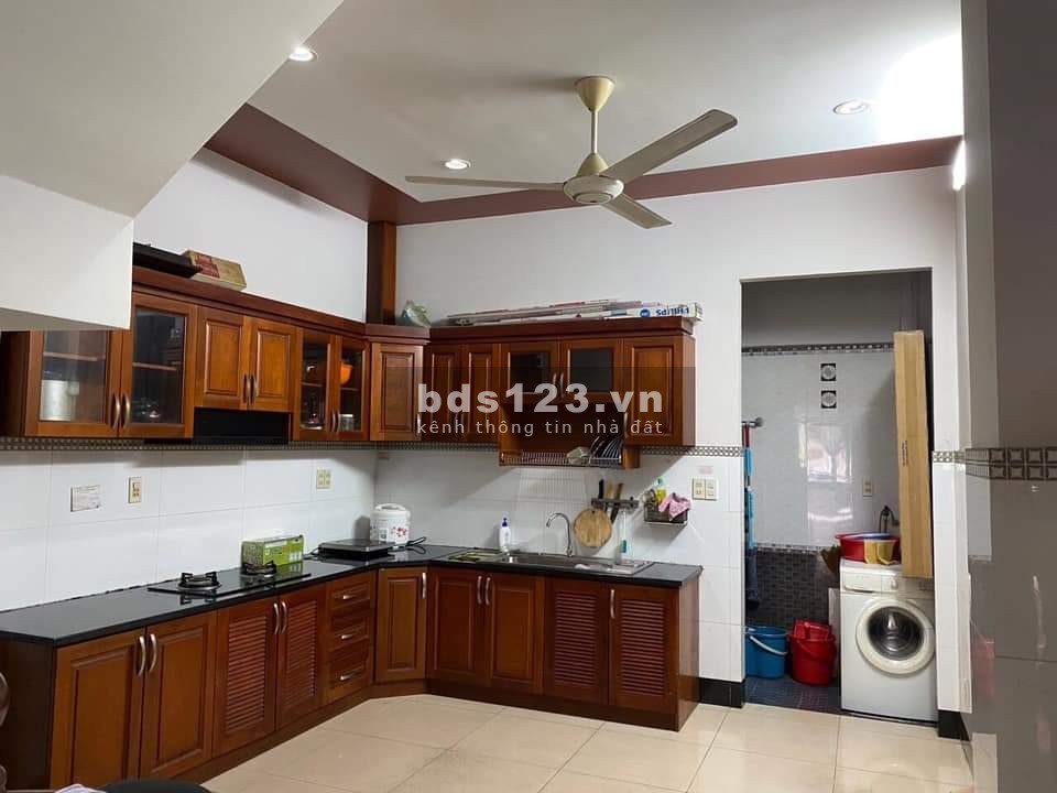 Mặt tiền kinh doanh 4 tầng, cạnh Etown Cộng Hòa. Chỉ 9.5 tỷ