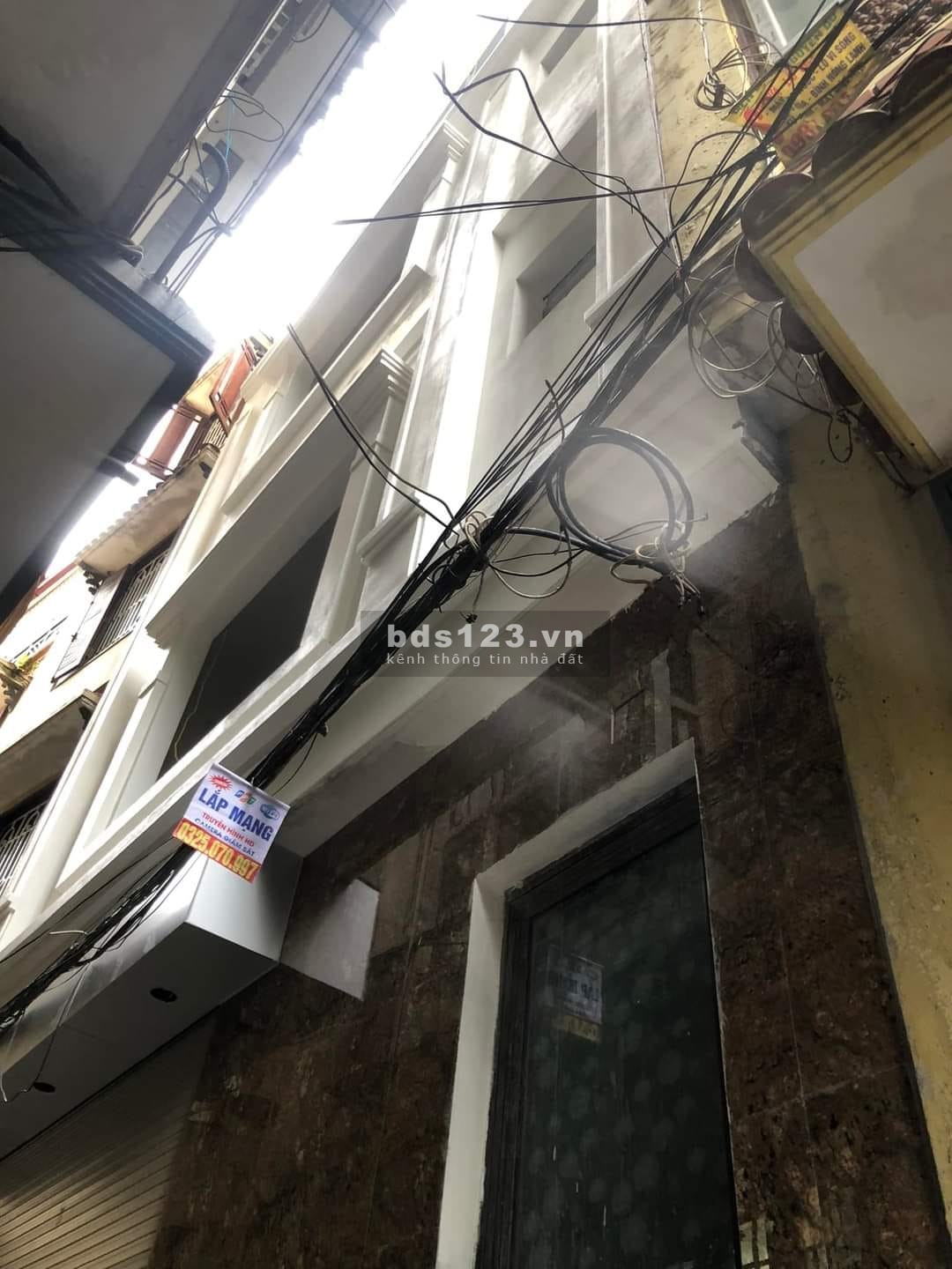 Còn đúng 1 căn 40m2 4 tầng đường Láng Mặt Tiền Khủng trung tâm Quận Đống Đa, giá chỉ 4.75 tỷ