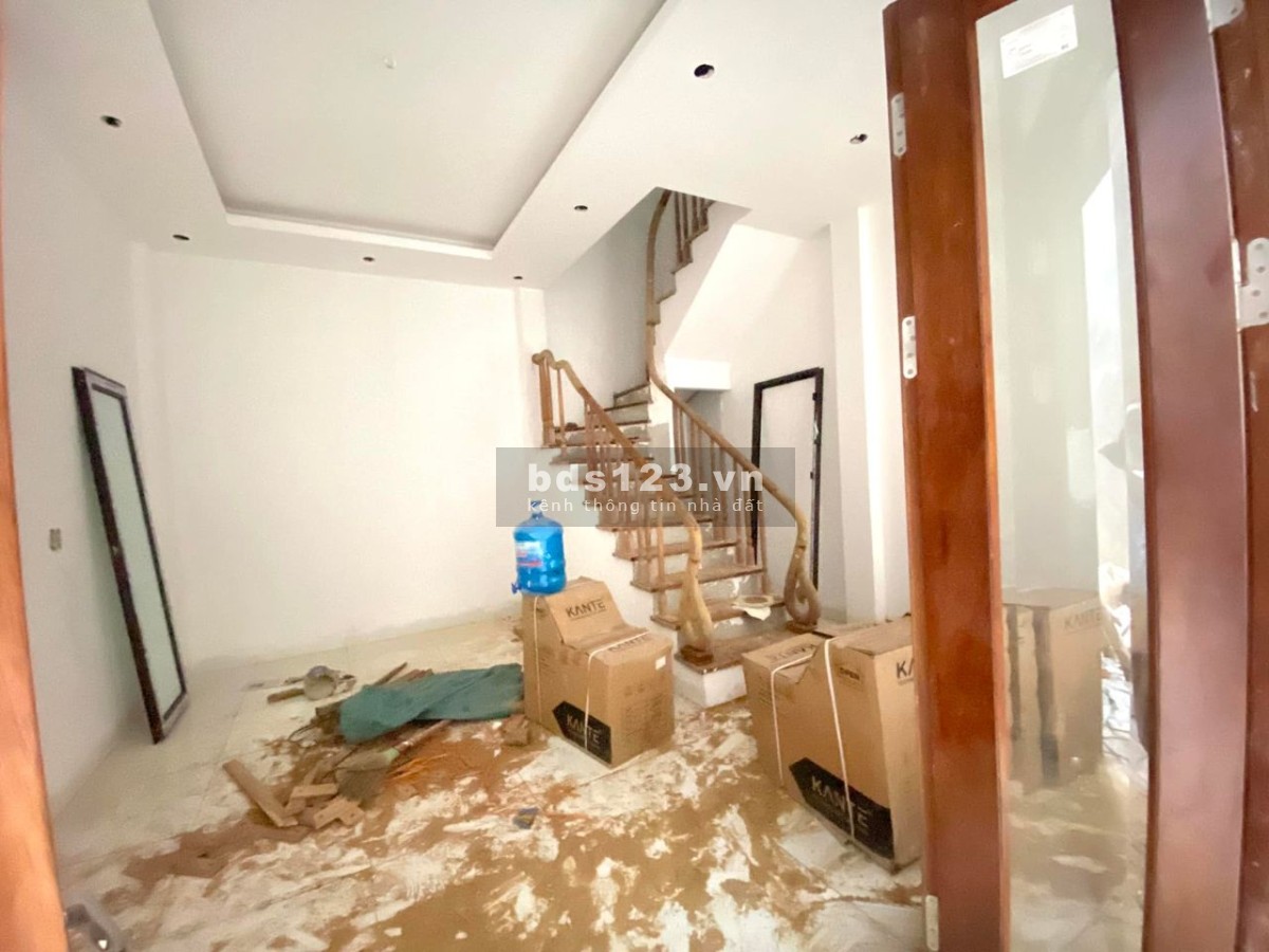 Cần bán nhà Vĩnh Phúc Ba Đình 45m 5 tầng giá nhỉnh 4 tỷ