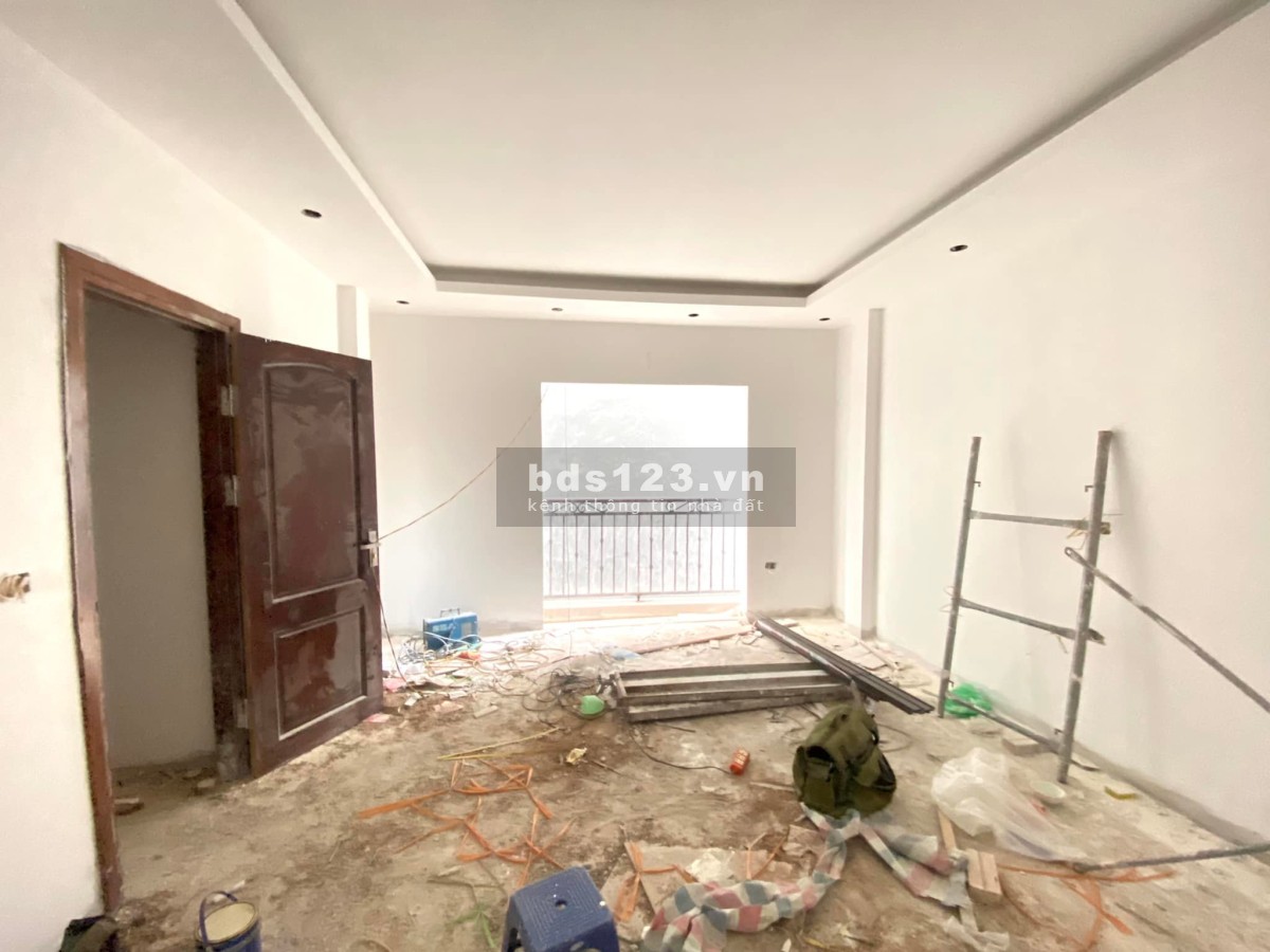 Cần bán nhà Vĩnh Phúc Ba Đình 45m 5 tầng giá nhỉnh 4 tỷ