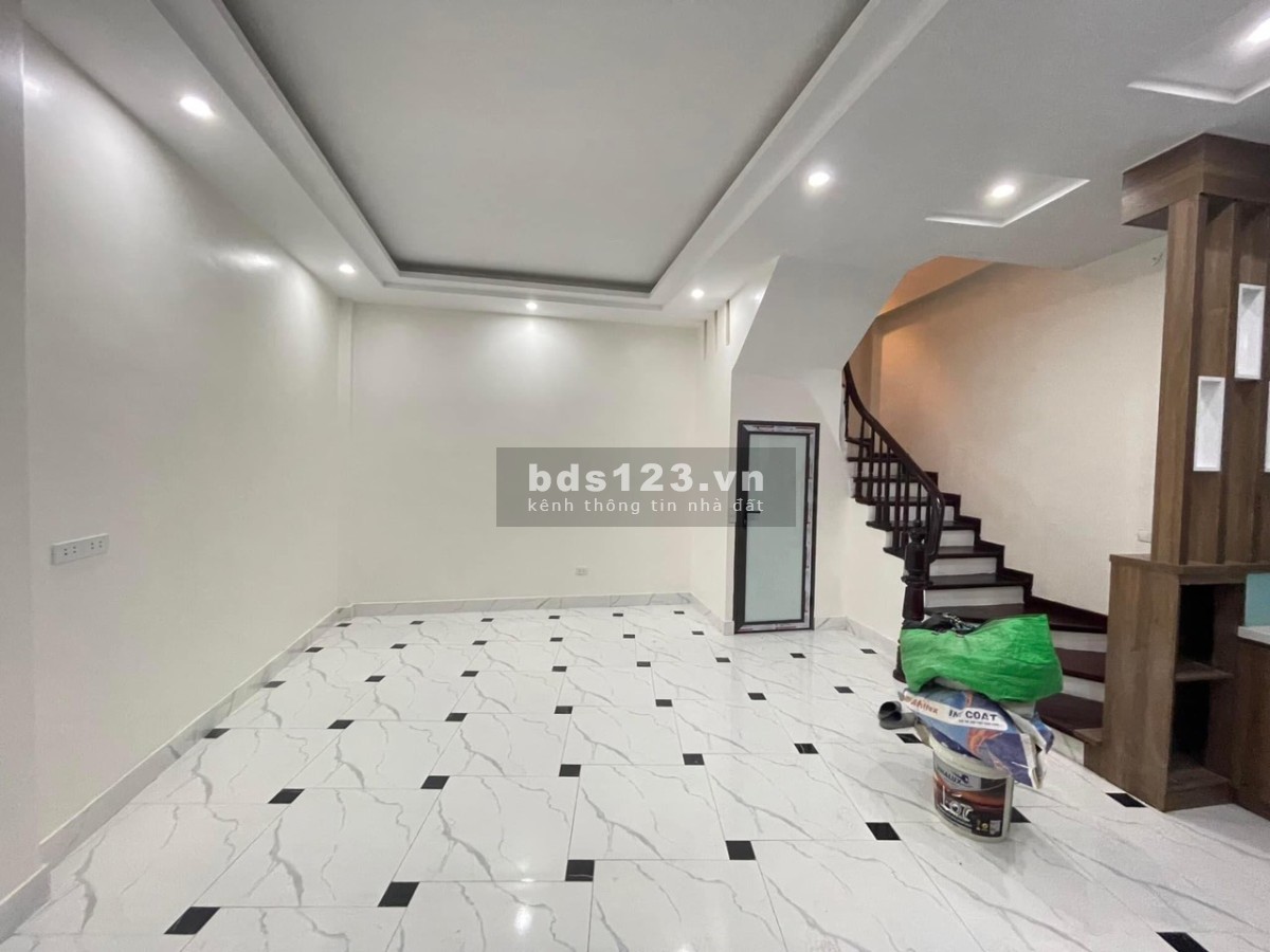 Còn đúng 1 căn 40m2 4 tầng đường Láng Mặt Tiền Khủng trung tâm Quận Đống Đa, giá chỉ 4.75 tỷ