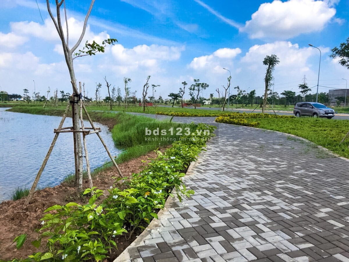 Chính chủ em bán gấp 1 cặp ngay đường 36m gần trung tâm thương mại KĐT Daresco