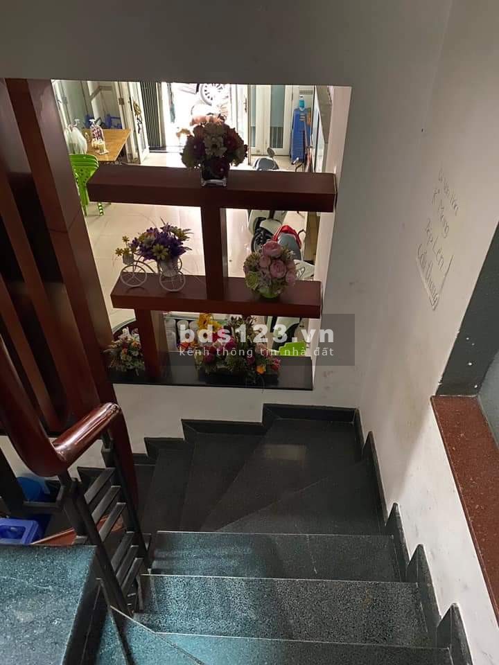 Mặt tiền kinh doanh 4 tầng, cạnh Etown Cộng Hòa. Chỉ 9.5 tỷ