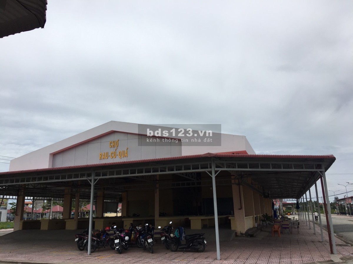 Đất nền mặt tiền chợ trung tâm thị trấn Thạnh Phú, sổ hồng từng nền
