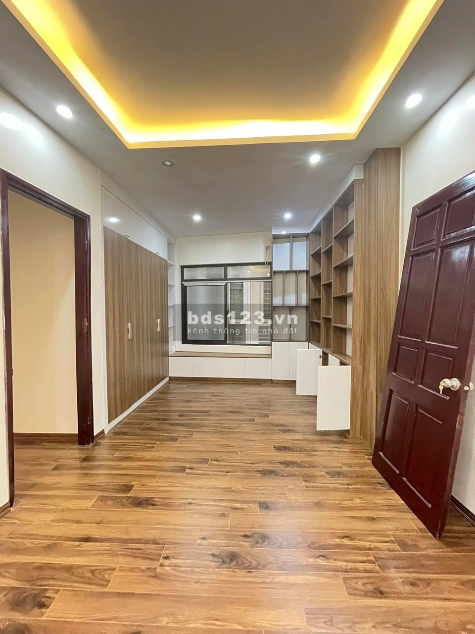 Còn đúng 1 căn 40m2 4 tầng đường Láng Mặt Tiền Khủng trung tâm Quận Đống Đa, giá chỉ 4.75 tỷ