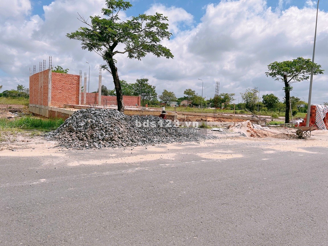 Chính chủ em bán gấp 1 cặp ngay đường 36m gần trung tâm thương mại KĐT Daresco