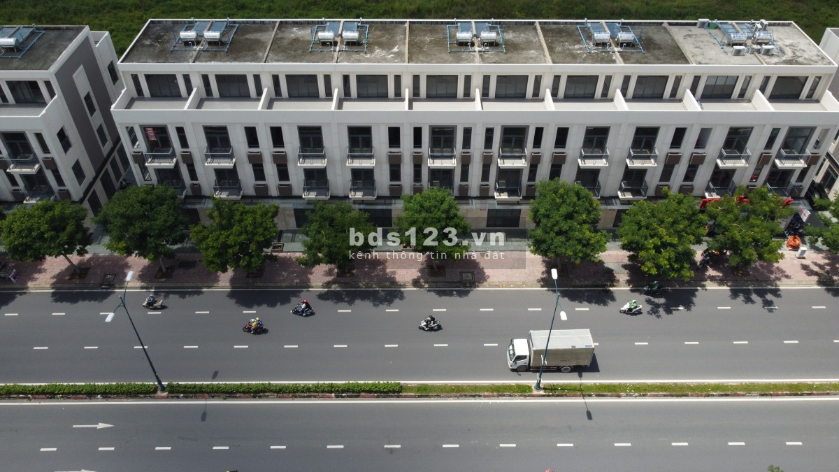 Cho thuê nhà mặt tiền phố Lê Văn Việt. Thích hợp kinh doanh