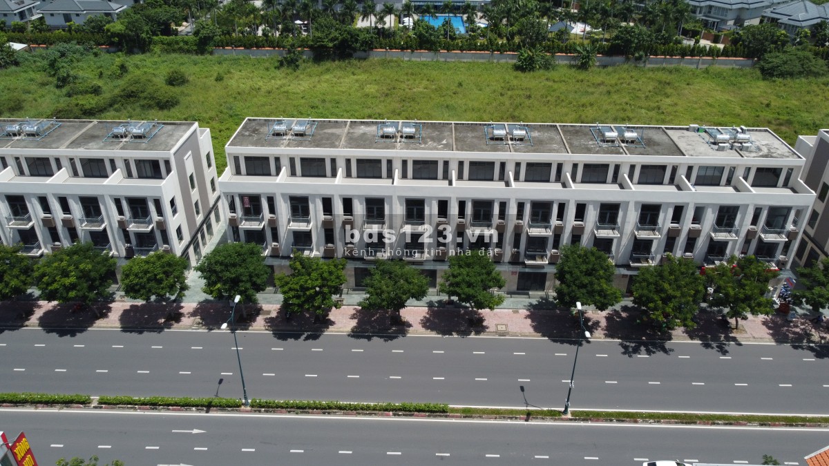 Cho thuê nhà mặt tiền phố Lê Văn Việt. Thích hợp kinh doanh