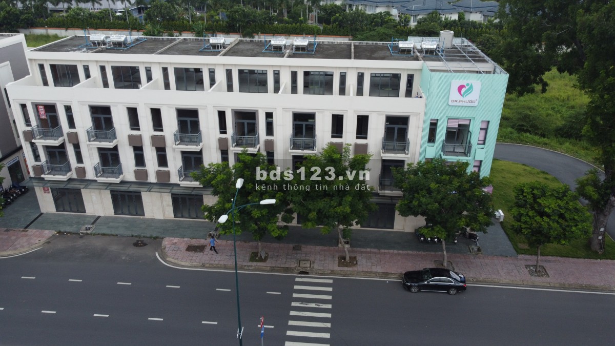 Cho thuê nhà mặt tiền phố Lê Văn Việt. Thích hợp kinh doanh