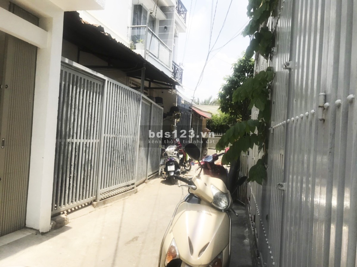 Bán nhà cấp 4 Diện tích 75m2 giá 4 tỷ đường Dương Cát Lợi Thị trấn Nhà Bè