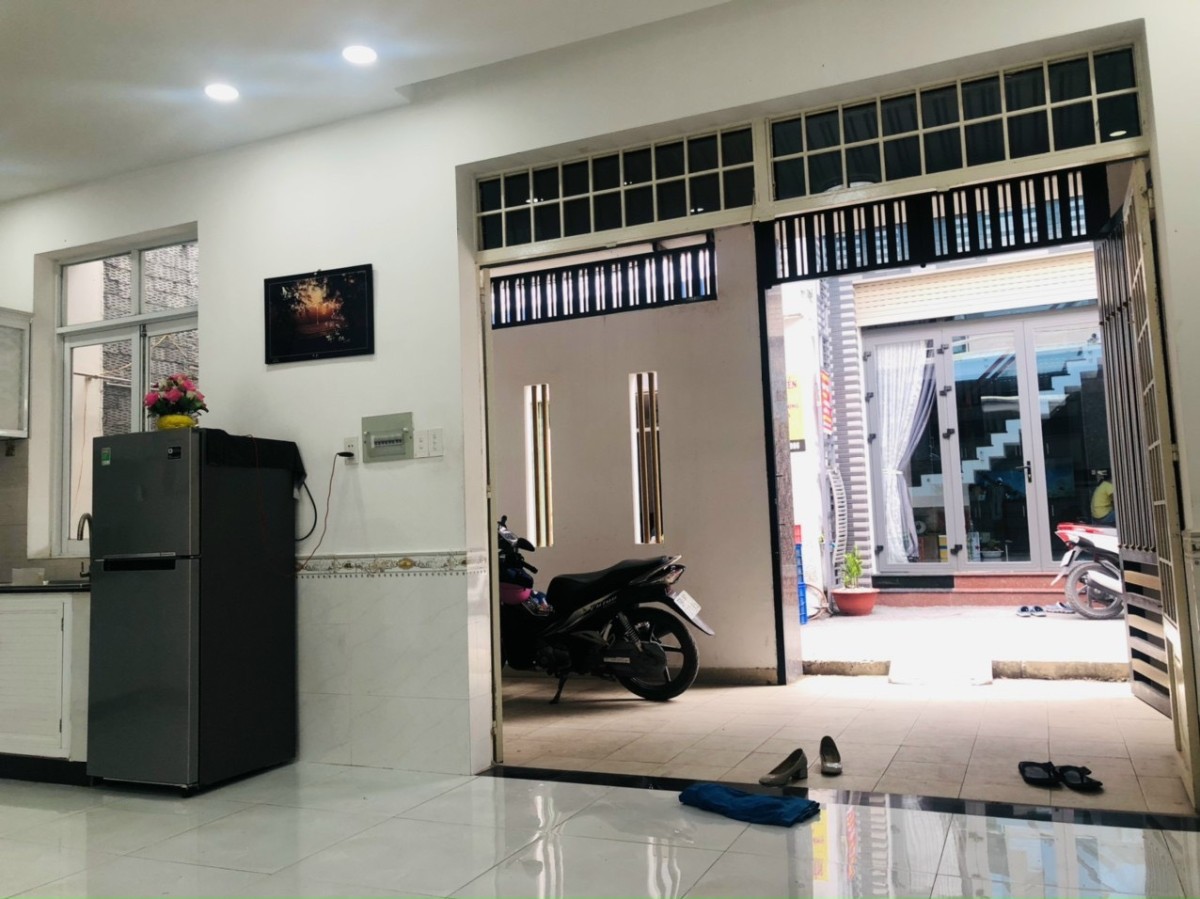 Bán nhà TCH18, quận 12 DT 60m² x 2 tầng ngang 6,8m nở hậu giá 3,85 tỷ đồng