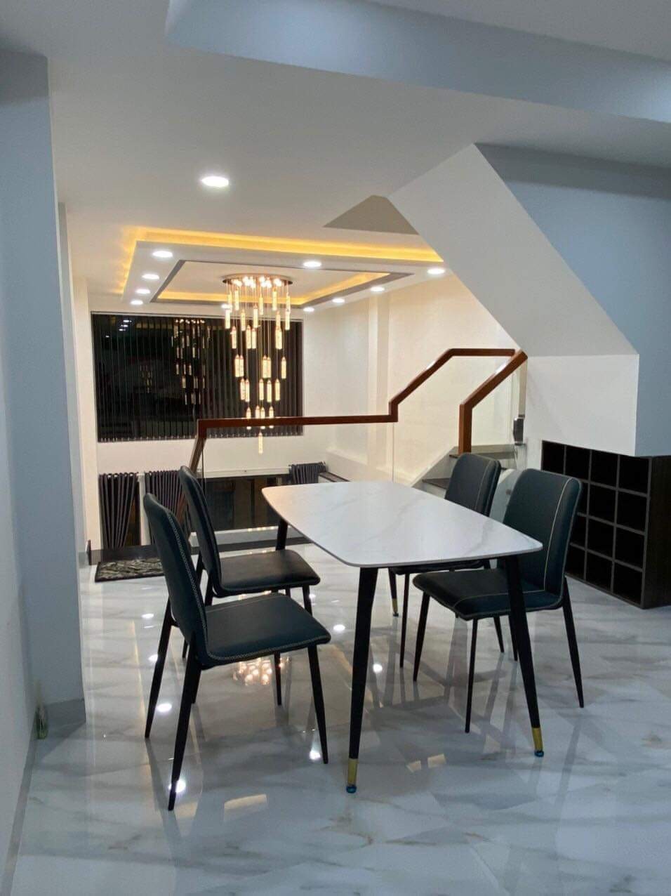 Bán nhà 5 tầng đường Quang Trung- Trung tâm Gò Vấp. Dt 4.2 x 15m. Chỉ 7.x TỈ