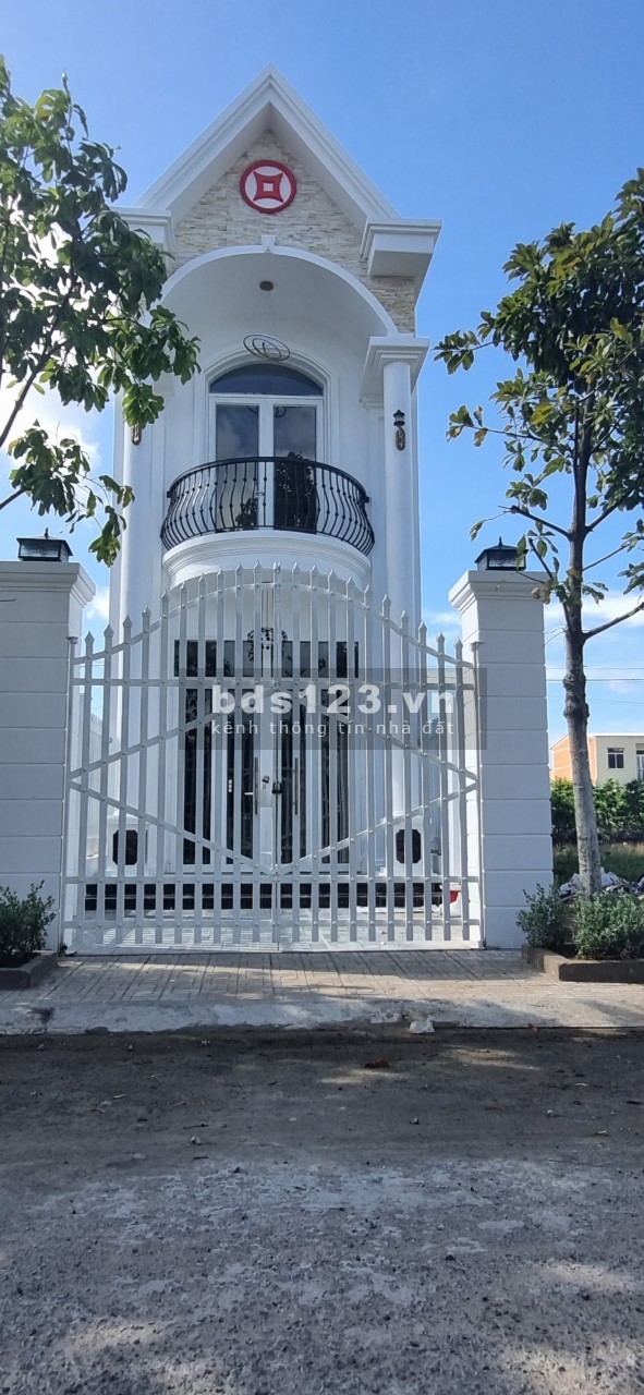 Nhà mới xây dựng 1 trệt, 1 lầu, khu dân cư Long Thạnh Hưng, Chợ Gạo TG, NHỈNH 2 TỶ