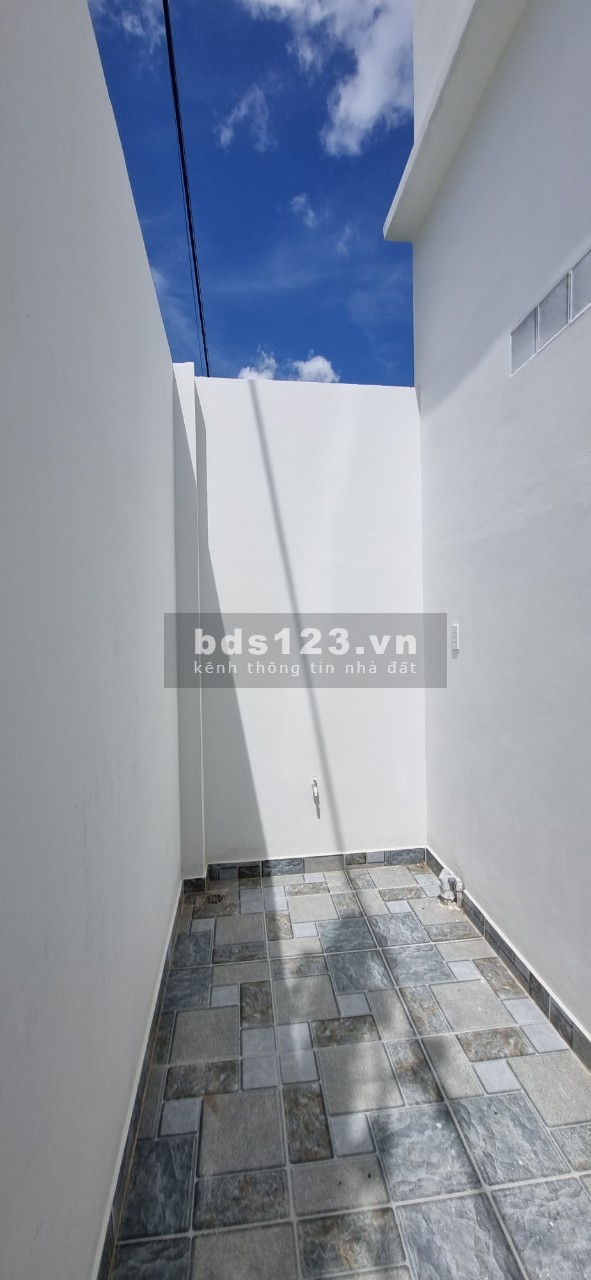 Nhà mới xây dựng 1 trệt, 1 lầu, khu dân cư Long Thạnh Hưng, Chợ Gạo TG, NHỈNH 2 TỶ