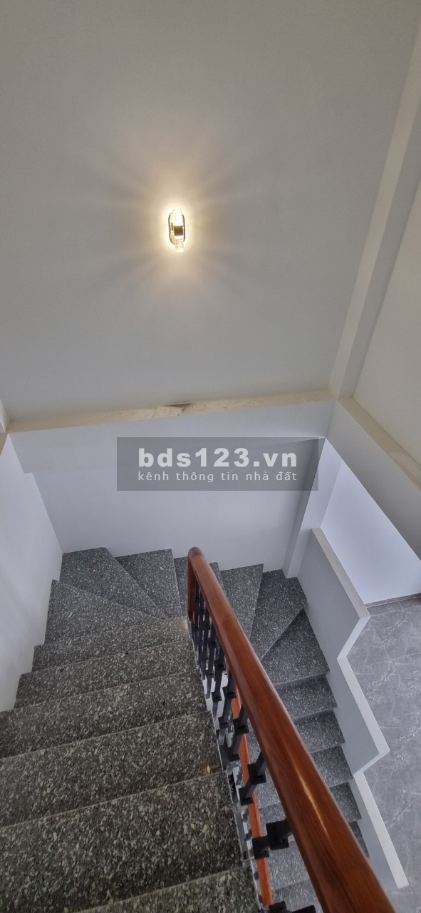 Nhà mới xây dựng 1 trệt, 1 lầu, khu dân cư Long Thạnh Hưng, Chợ Gạo TG, NHỈNH 2 TỶ