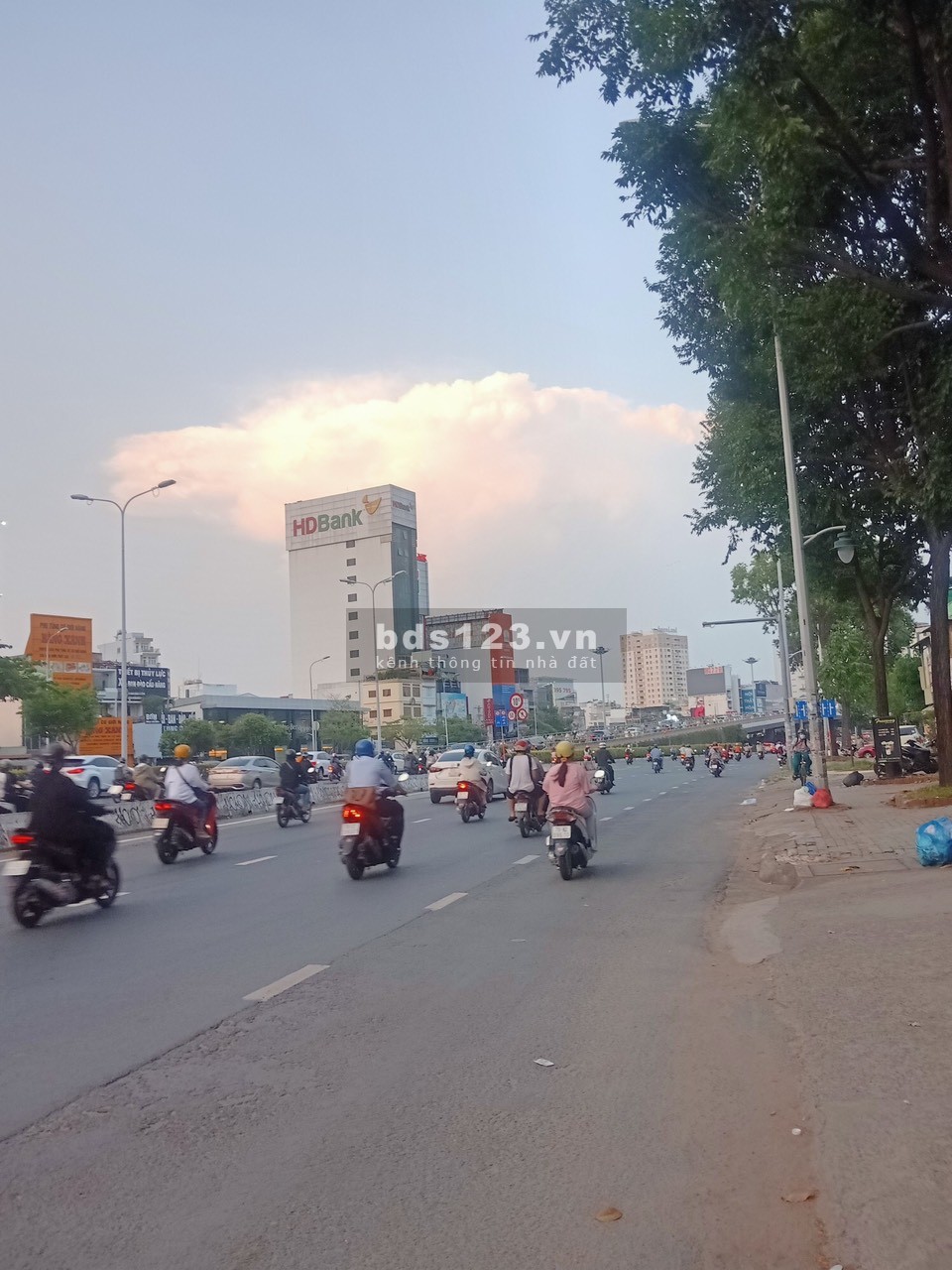 Hẻm xe hơi Điện Biên Phủ Bình Thạnh dtsd 90m2 5 tần cho thuê 12 phòng 40 triệu/tháng