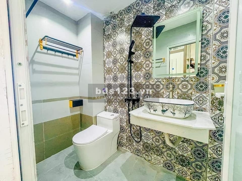 Lô góc Cầu Giấy giá nhỉnh 4 tỷ, 6 tầng gần phố thiết kế vô cùng hiện đại cực kỳ hiếm